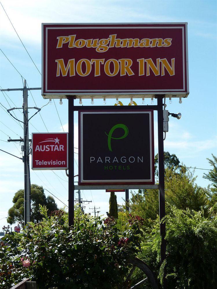 Ploughmans Motor Inn Horsham Exterior photo